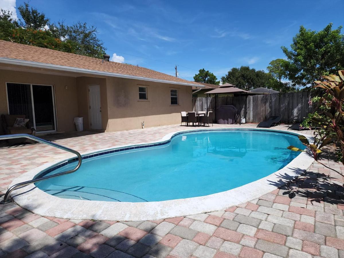 Pool Home Near Beach And River Fort Pierce Bagian luar foto